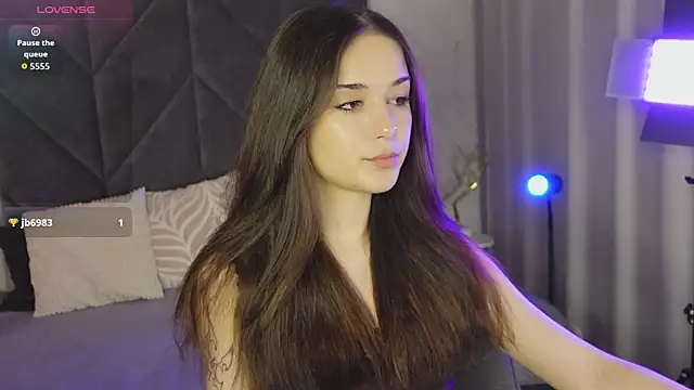 SkinnyEllie online show from 05/09/26, 07:50