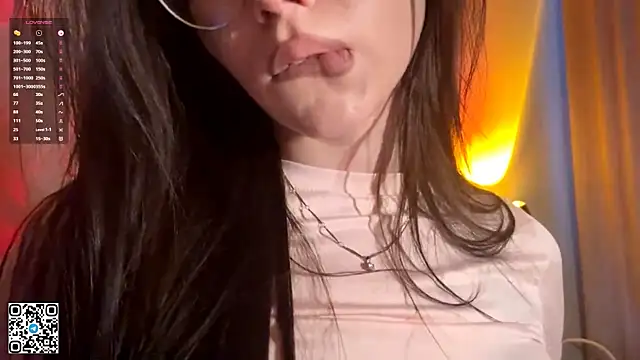 MelanieHale online show from 04/28/26, 04:11