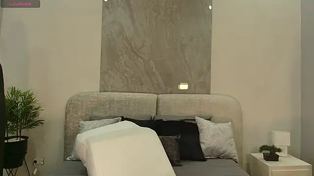 Hillary myerss  online show from 05/28/26, 11:05