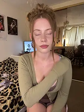 Snapshot of Young_Lizzie chatting on 06/17/26, 03:22 Young Lizzie online show from 06/17/26, 03:22