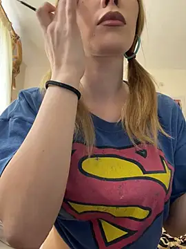 Snapshot of Young_Lizzie chatting on 05/21/26, 12:46 Young Lizzie online show from 05/21/26, 12:46