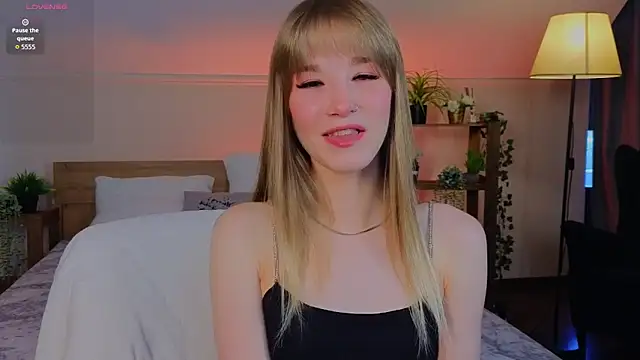 MilliBrownn online show from 05/01/26, 03:22