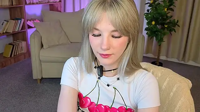 Snapshot of MilliBrownn chatting on 06/21/26, 11:38 MilliBrownn online show from 06/21/26, 11:38