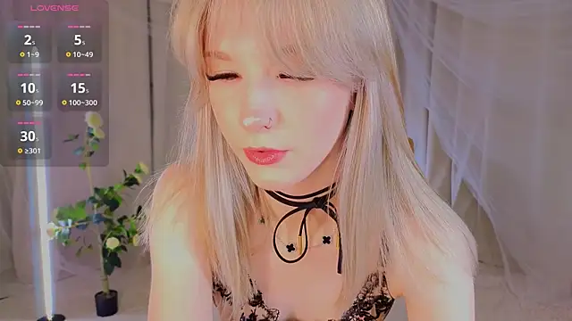 Snapshot of MilliBrownn chatting on 07/04/26, 10:10 MilliBrownn online show from 07/04/26, 10:10