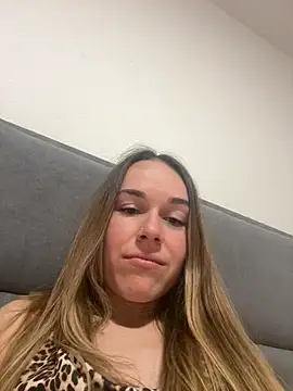 Naomi-Smile online show from 04/30/26, 08:57