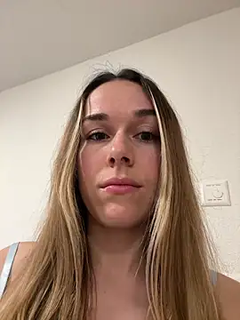 Naomi-Smile online show from 04/28/26, 07:51