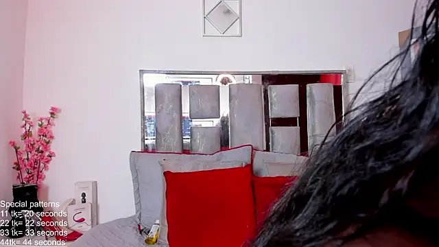 EmilyRooa1 online show from 05/20/26, 07:33