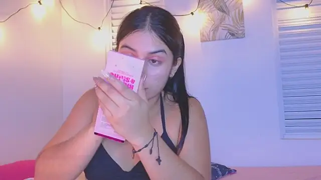VictoriaaLopez online show from 06/10/26, 04:13