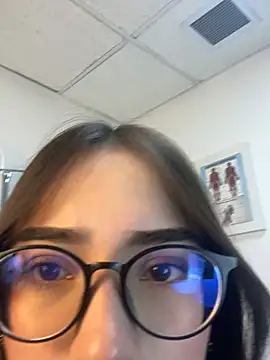 Snapshot of Sweet_Milaa1 chatting on 05/09/26, 04:21 Sweet Milaa1 online show from 05/09/26, 04:21