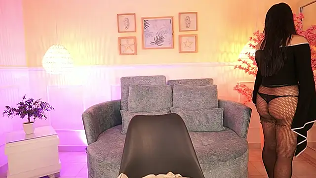 VioletJoness  online show from 06/10/26, 11:44