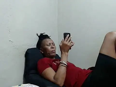 Snapshot of Ebonysweetcougar chatting on 05/28/26, 07:31 Ebonysweetcougar online show from 05/28/26, 07:31