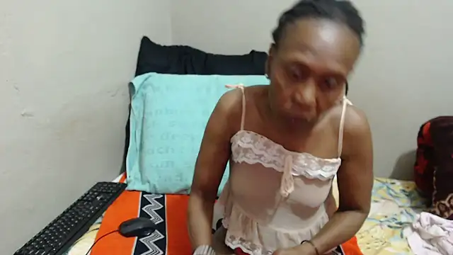 Snapshot of Ebonysweetcougar chatting on 07/14/26, 03:18 Ebonysweetcougar online show from 07/14/26, 03:18