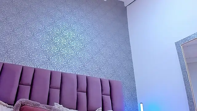 Snapshot of DianaRed_ chatting on 07/15/26, 08:49 DianaRed online show from 07/15/26, 08:49