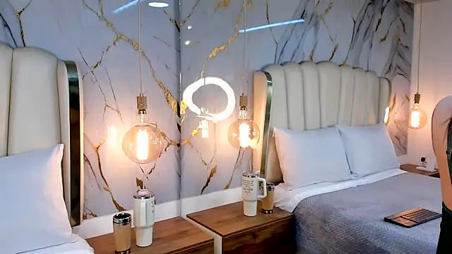 Snapshot of Hannah_Lane chatting on 07/26/26, 12:39 Hannah Lane online show from 07/26/26, 12:39