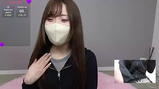 Snapshot of miyu5745 chatting on 05/11/26, 11:11 miyu5745 online show from 05/11/26, 11:11
