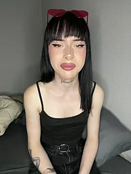 hailiechyll online show from 05/18/26, 08:24