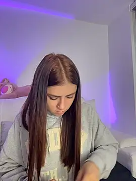 EmilyCxx online show from 08/05/26, 03:33