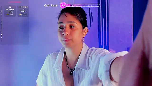 Snapshot of Chloethompson_ chatting on 06/22/26, 12:46 Chloethompson online show from 06/22/26, 12:46