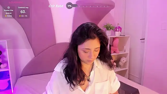 Snapshot of Chloethompson_ chatting on 06/24/26, 07:55 Chloethompson online show from 06/24/26, 07:55