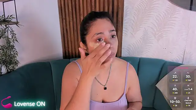 Chloethompson  online show from 05/11/26, 01:12