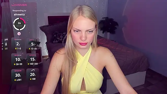 Snapshot of NancyGlamour chatting on 06/26/26, 11:16 NancyGlamour online show from 06/26/26, 11:16