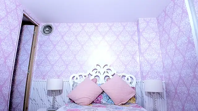 Miabloom19  online show from 06/10/26, 11:06