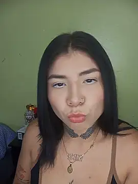 Snapshot of PequenaNena chatting on 05/22/26, 07:12 PequenaNena online show from 05/22/26, 07:12