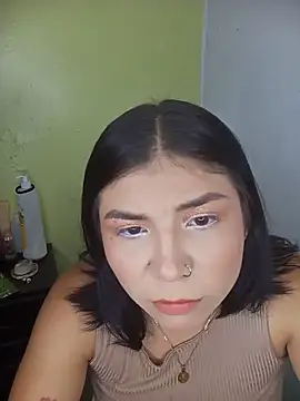 Snapshot of PequenaNena chatting on 05/18/26, 07:51 PequenaNena online show from 05/18/26, 07:51