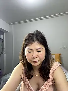 Snapshot of linda51863 chatting on 06/18/26, 01:16 linda51863 online show from 06/18/26, 01:16