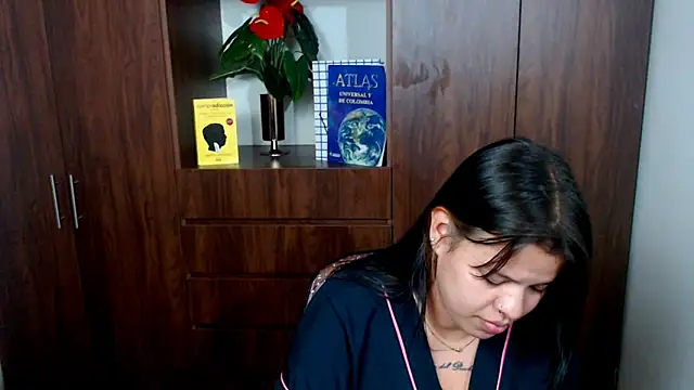 danna emily online show from 04/28/26, 11:42