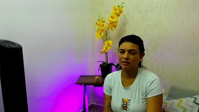 ChloeSmith9 online show from 07/15/26, 06:37