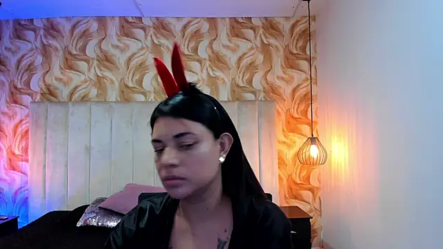 ChloeSmith9 online show from 06/20/26, 07:30