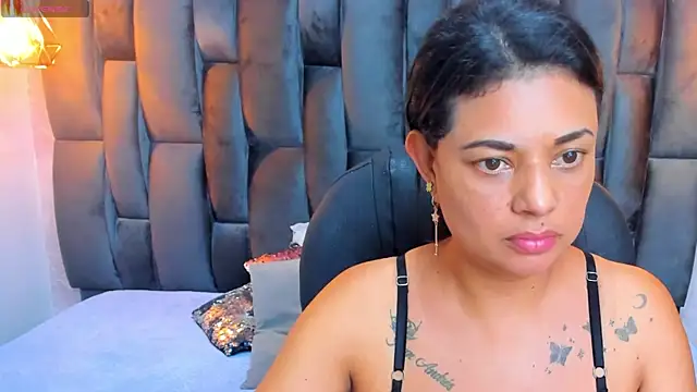 ChloeSmith9 online show from 06/24/26, 07:01