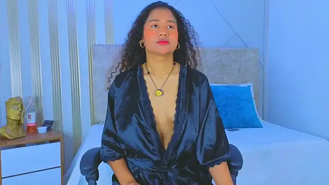 Snapshot of secretestrella chatting on 06/03/26, 02:56 secretestrella online show from 06/03/26, 02:56