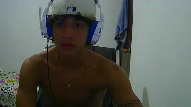 Snapshot of Hansel_take chatting on 05/02/26, 11:43 Hansel take online show from 05/02/26, 11:43