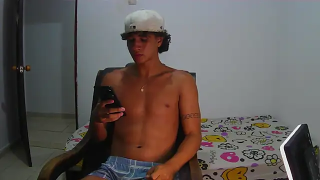 Snapshot of Hansel_take chatting on 05/28/26, 01:57 Hansel take online show from 05/28/26, 01:57