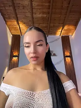 Snapshot of catalina_lafer chatting on 06/16/26, 01:44 catalina lafer online show from 06/16/26, 01:44