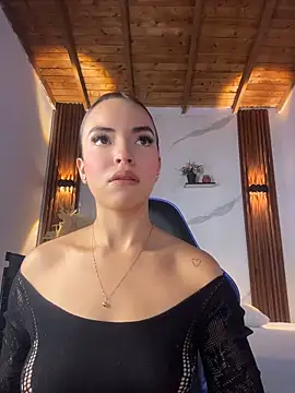 Snapshot of catalina_lafer chatting on 06/03/26, 01:12 catalina lafer online show from 06/03/26, 01:12