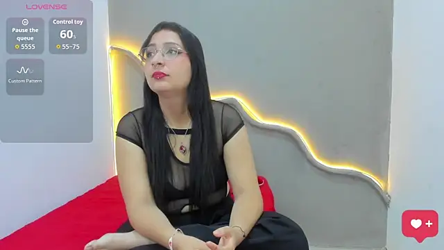 Snapshot of Svetlana_3 chatting on 05/12/26, 08:04 Svetlana 3 online show from 05/12/26, 08:04