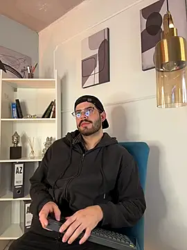 DomBoy  online show from 06/30/26, 07:58