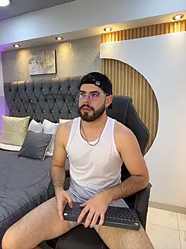Snapshot of DomBoy_ chatting on 05/14/26, 08:28 DomBoy online show from 05/14/26, 08:28