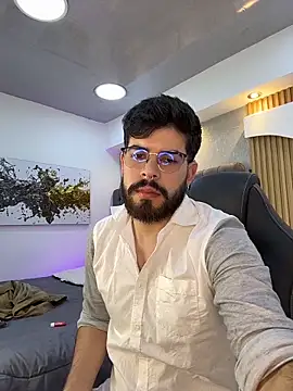 Snapshot of DomBoy_ chatting on 05/19/26, 08:05 DomBoy online show from 05/19/26, 08:05
