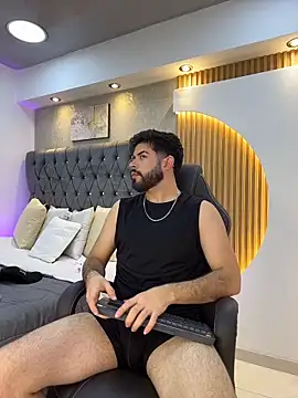 Snapshot of DomBoy_ chatting on 05/17/26, 07:58 DomBoy online show from 05/17/26, 07:58
