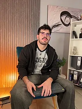 DomBoy  online show from 06/17/26, 07:57