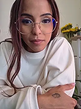 Snapshot of luna_latindoll chatting on 05/28/26, 03:40 luna latindoll online show from 05/28/26, 03:40
