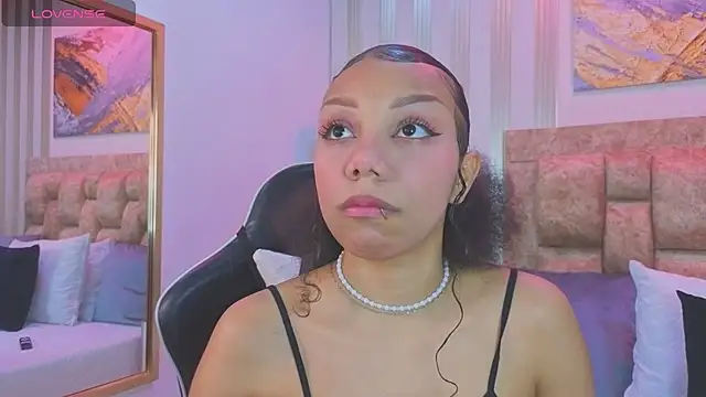 lilith pink   online show from 05/26/26, 04:54