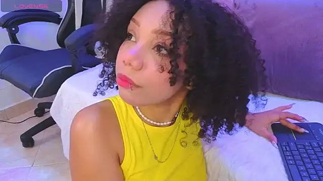 lilith pink   online show from 05/06/26, 03:43