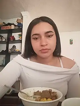 Snapshot of Sky__19 chatting on 07/10/26, 05:57 Sky 19 online show from 07/10/26, 05:57