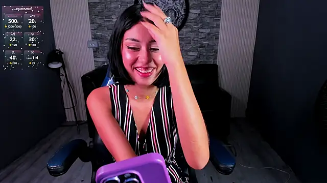gemma 19  online show from 06/30/26, 08:09