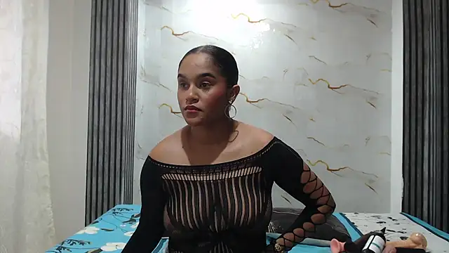 Snapshot of Liaa_cams chatting on 06/10/26, 08:43 Liaa cams online show from 06/10/26, 08:43